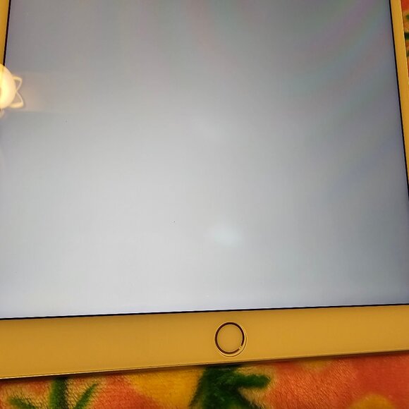 Apple iPad Air 3 3rd Gen 64GB Silver Wifi Tablet w/ Accessories Works - Picture 6 of 16